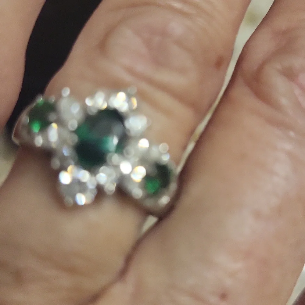 Tsavorite diamond ring In Platinum - Picture 5 of 10
